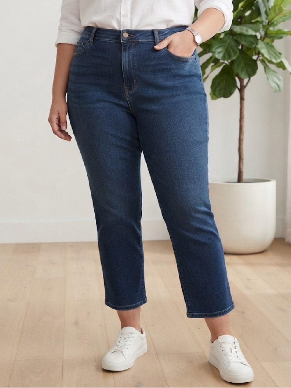 VENEZIA High Rise Straight Leg Cropped Jeans Size 28 Average